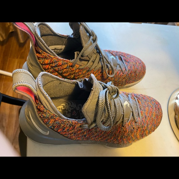 Lebron XVI - Picture 2 of 2